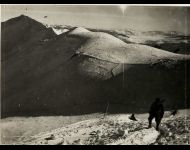 Monte Buso-Rücken und Aufstieg im Vordergrund am Roite-Rücken Im Hintergrund Hochfläche von Asiago